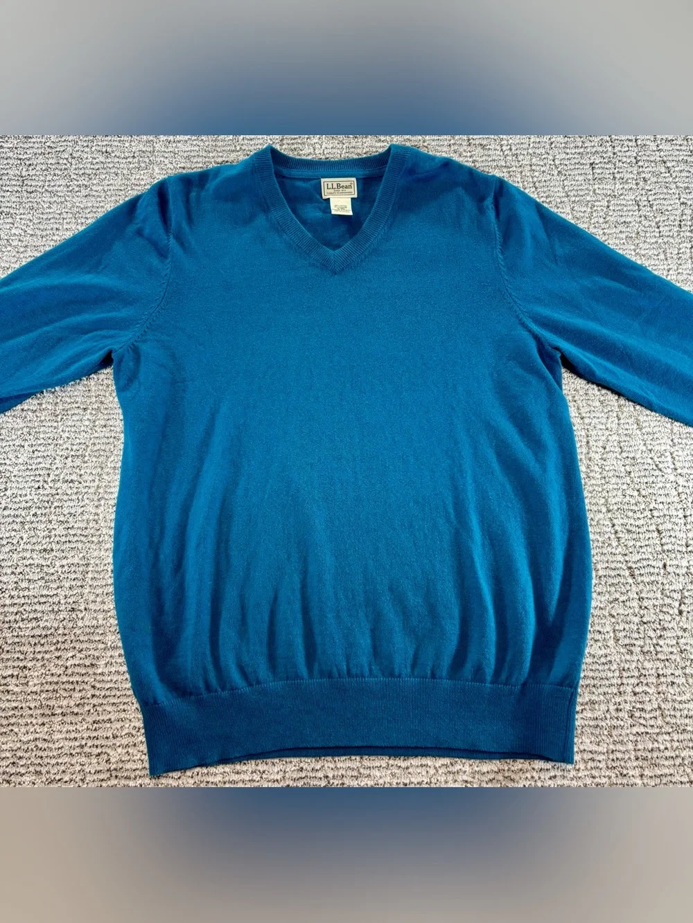 L.L.Bean Men’s Size Medium-Regular Cotton-Cashmere Blend V-neck Sweater